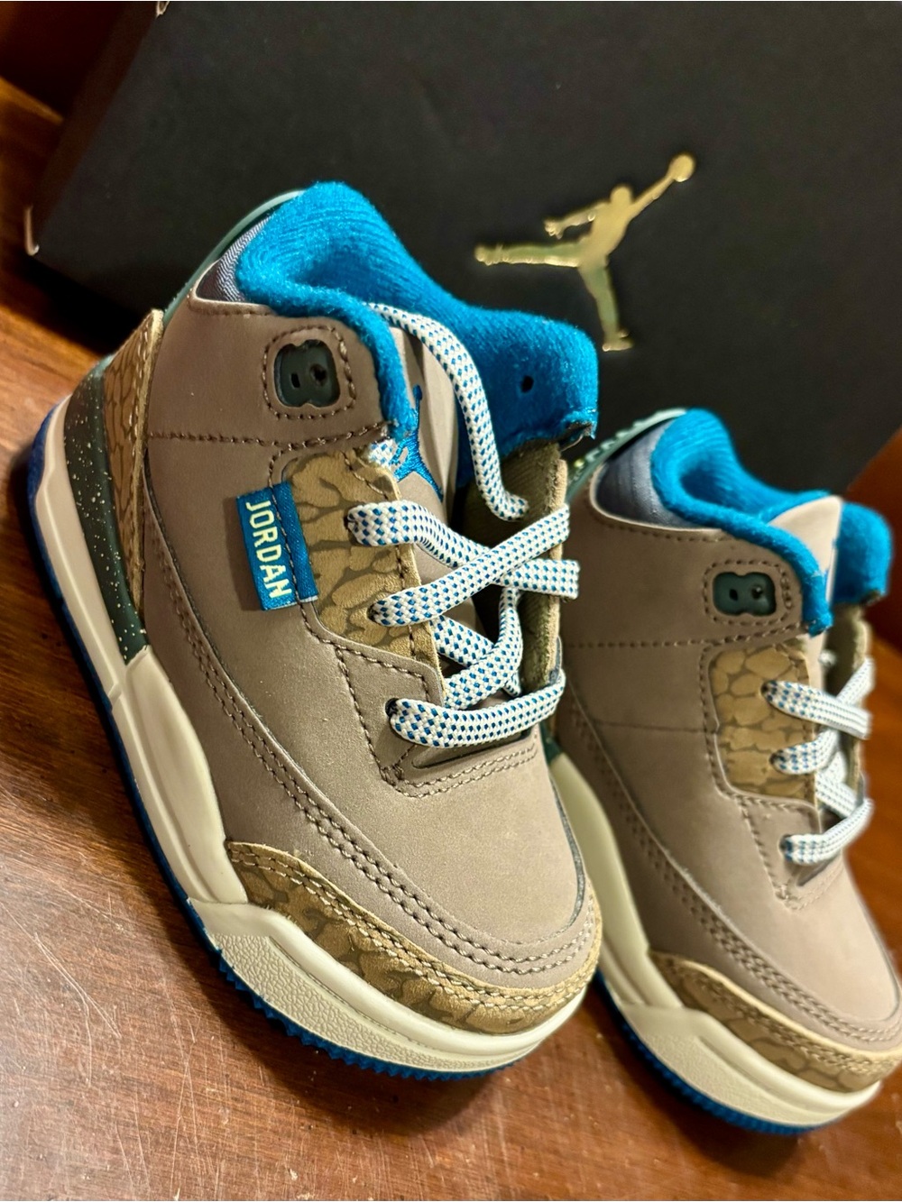 NWT Child Jordan 3 Retro Athletic Sneakers